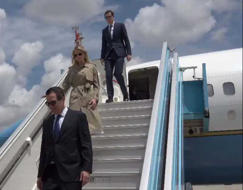 ivanka trump e jared kushner arrivano a gerusalemme