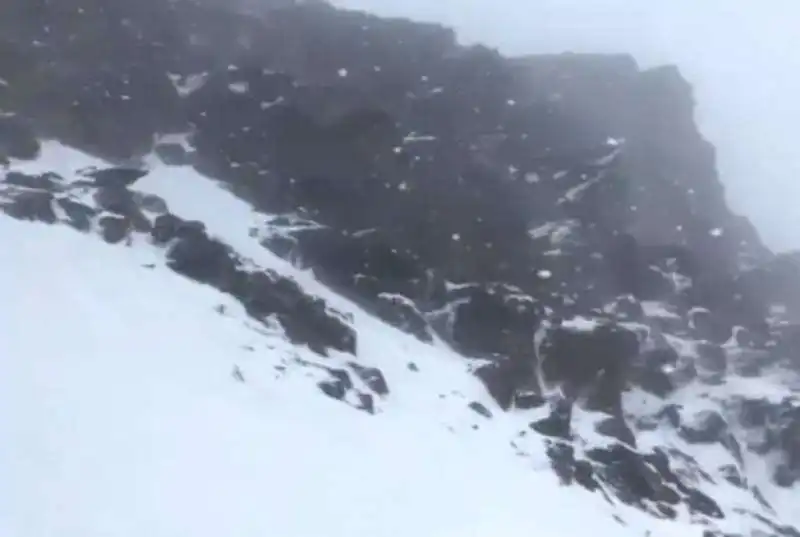 la bufera di neve che ha bloccato gli alpinisti 3