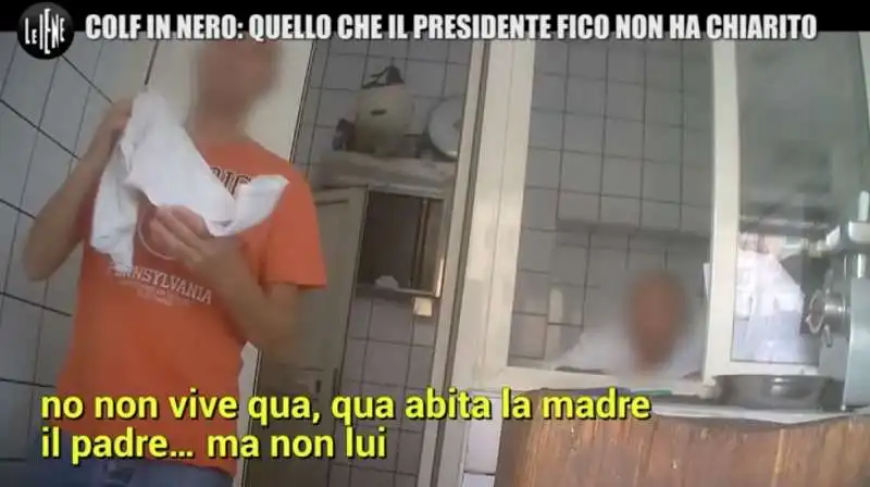 le iene e la colf in nero a casa di roberto fico  4