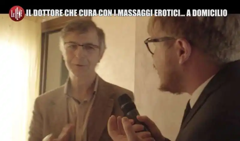 le iene   il medico che cura con i massaggi erotici a domicilio  16