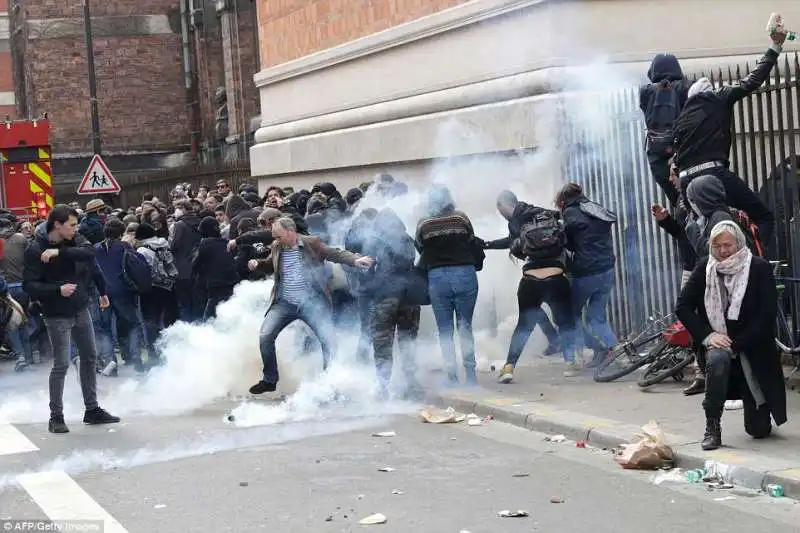 PARIGI, 1 MAGGIO 