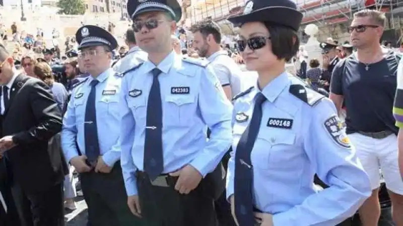 poliziotti cinesi a roma