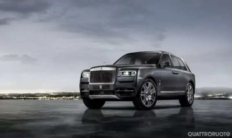 rolls royce cullinan 19