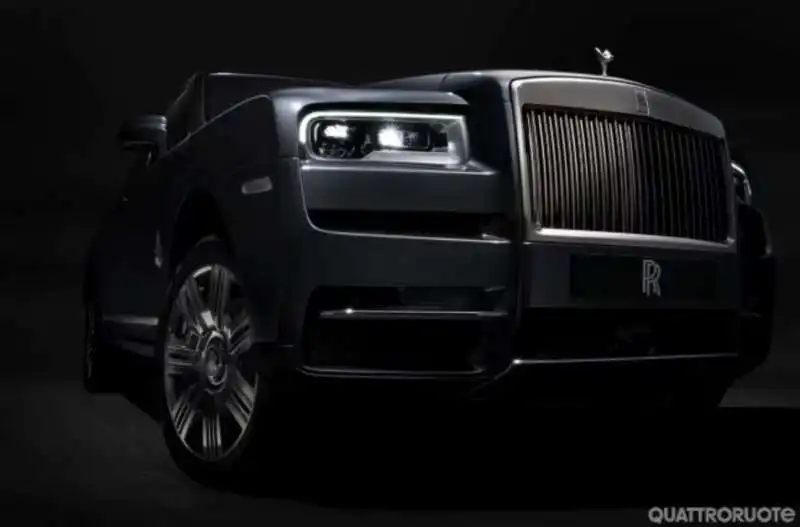 rolls royce cullinan 4