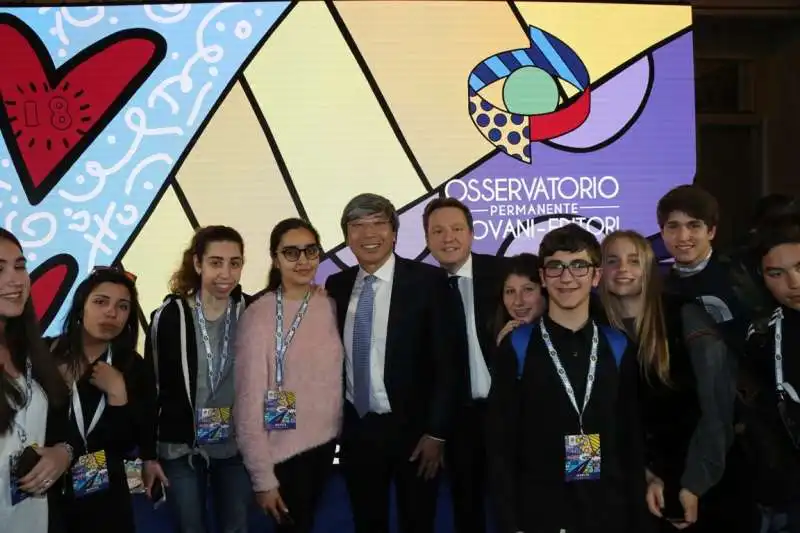  andrea ceccherini patrick soon shiong con gli studenti