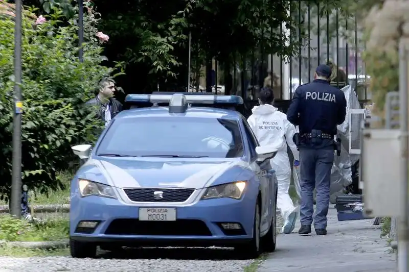 bambino di due anni ucciso in casa a milano 12