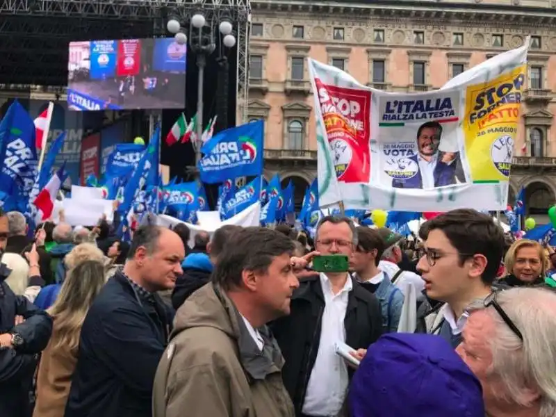 carlo calenda a milano coi sovranisti  4