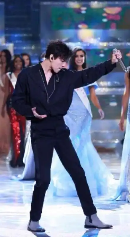 dimash kudaibergen 14