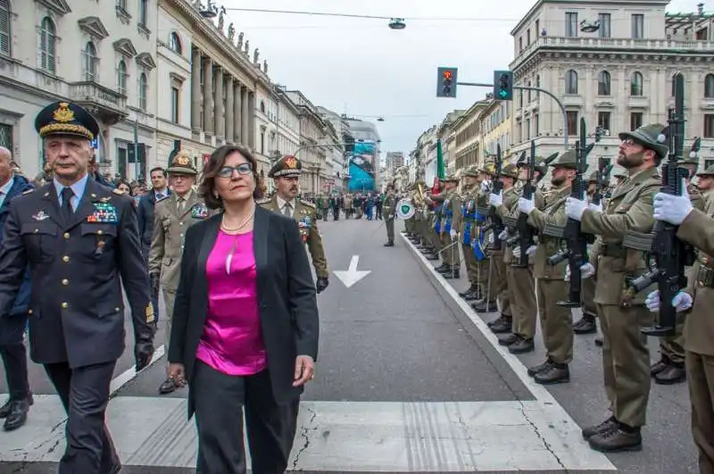 elisabetta trenta all'adunata degli alpini 5