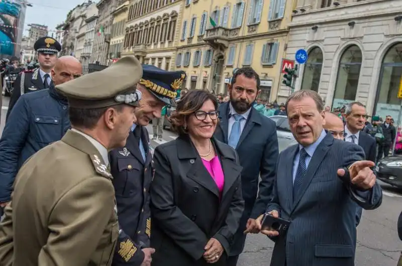 elisabetta trenta all'adunata degli alpini 7