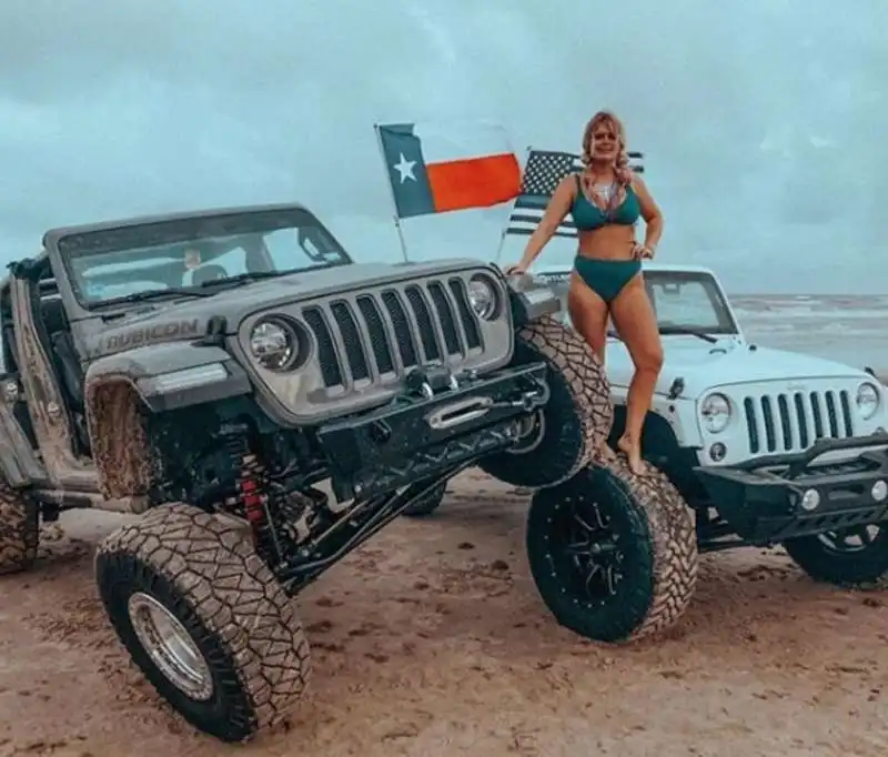 go topless galveston 10