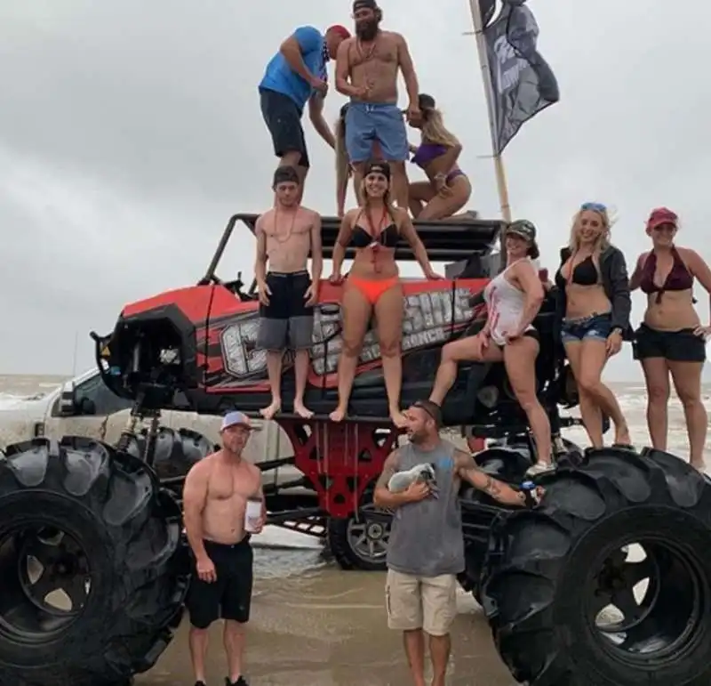 go topless galveston 11