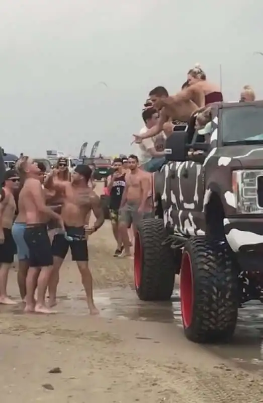 go topless galveston 5