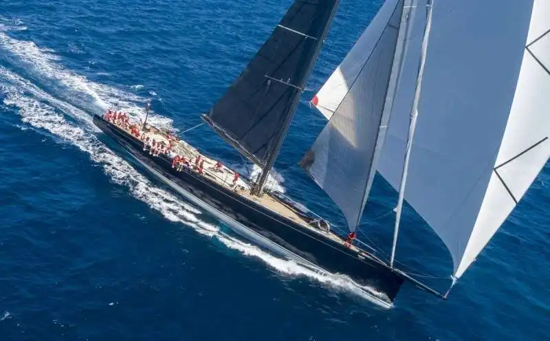 la nave 'my song' di loro piana