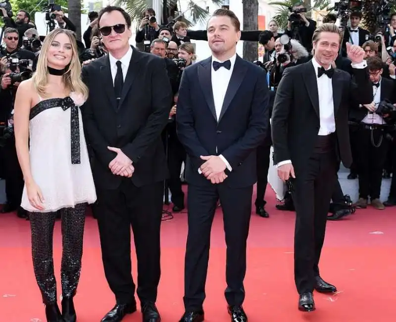 margot robbie, quentin tarantino, leonardo di caprior e brad pitt