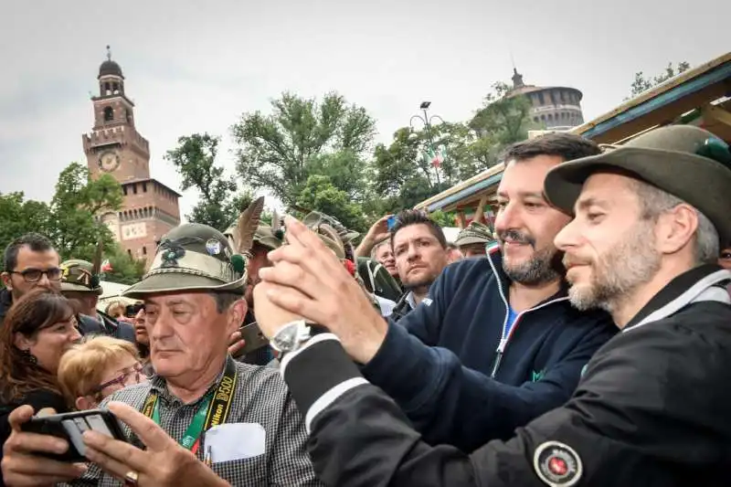 matteo salvini all'adunata degli alpini a milano 20