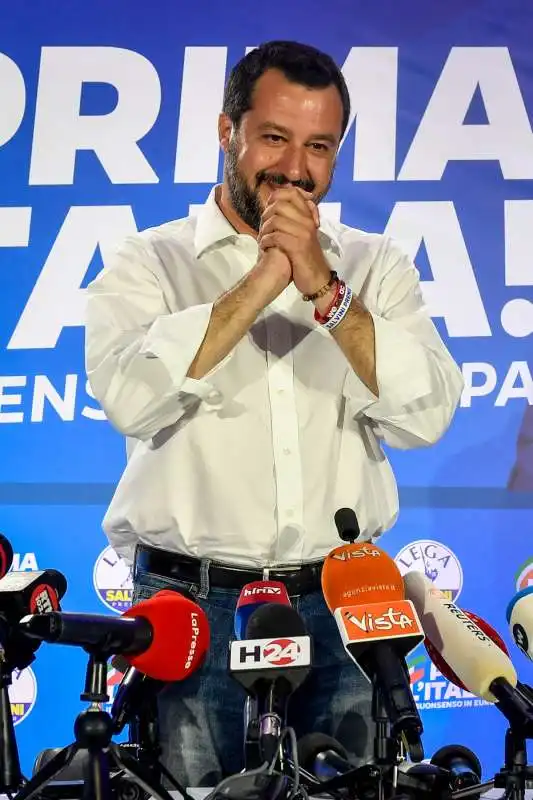 matteo salvini commenta la vittoria della lega alle europee da via bellerio 1