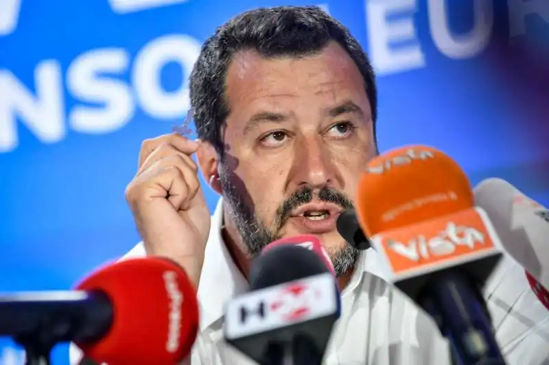 matteo salvini commenta la vittoria della lega alle europee da via bellerio 12