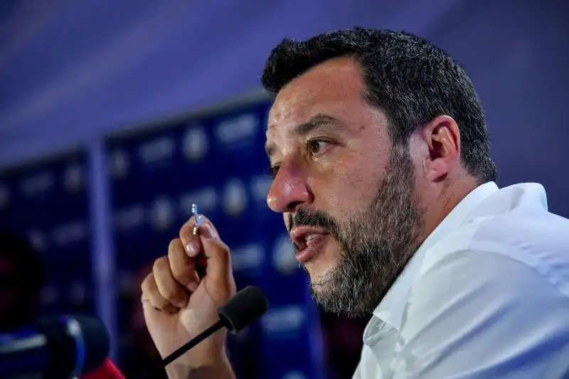 matteo salvini commenta la vittoria della lega alle europee da via bellerio 23