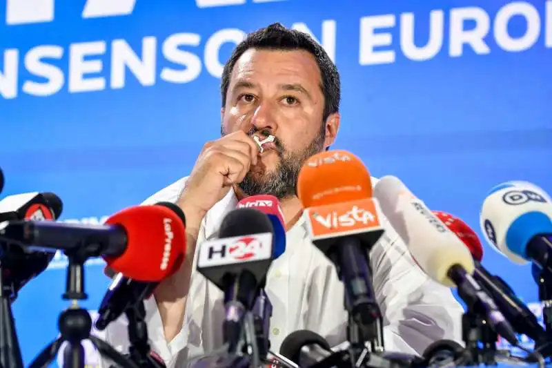 matteo salvini commenta la vittoria della lega alle europee da via bellerio 9