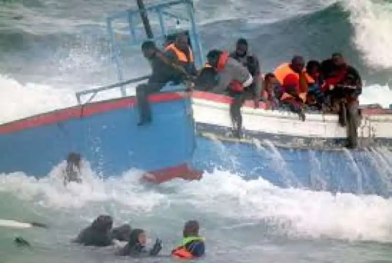 migranti in mare 3