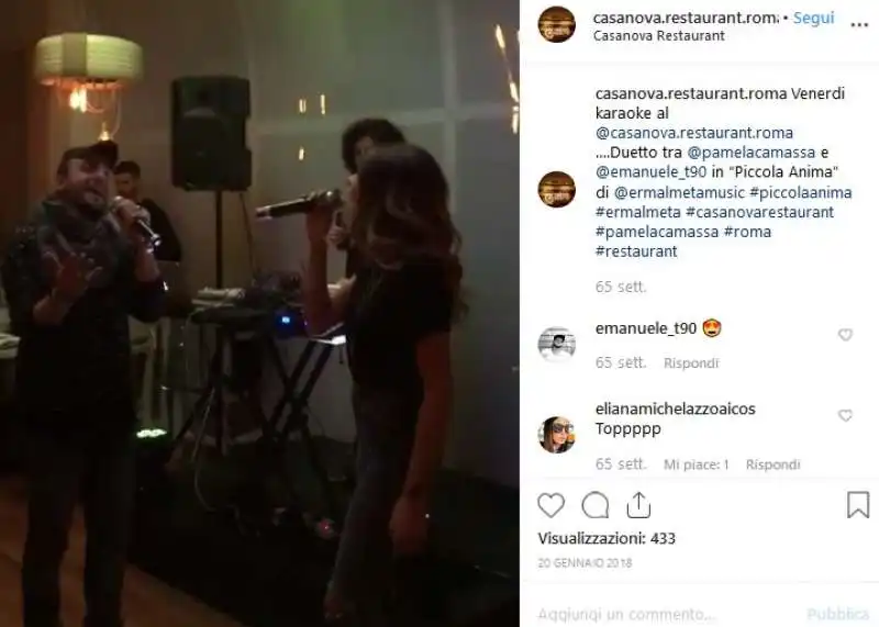 pamela camassa canta al karaoke