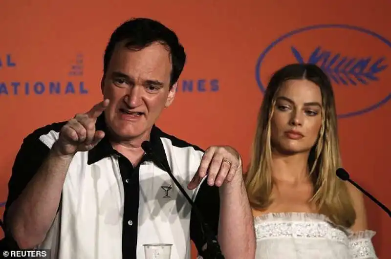 quentin tarantino e margot robbie alla conferenza stampa di cannes