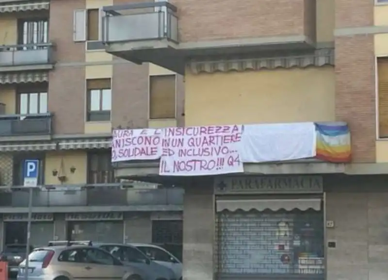 striscioni contro salvini 13