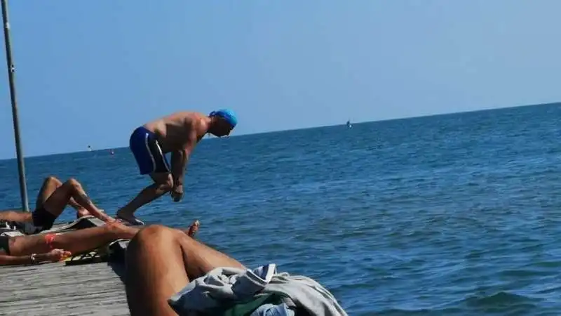 tuffo dal pontile di jesolo