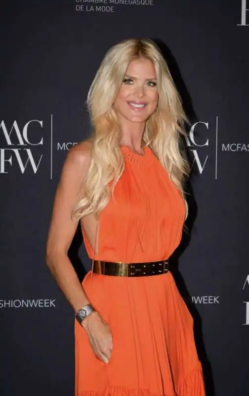 victoria silvstedt alla montecarlo fashion week 4