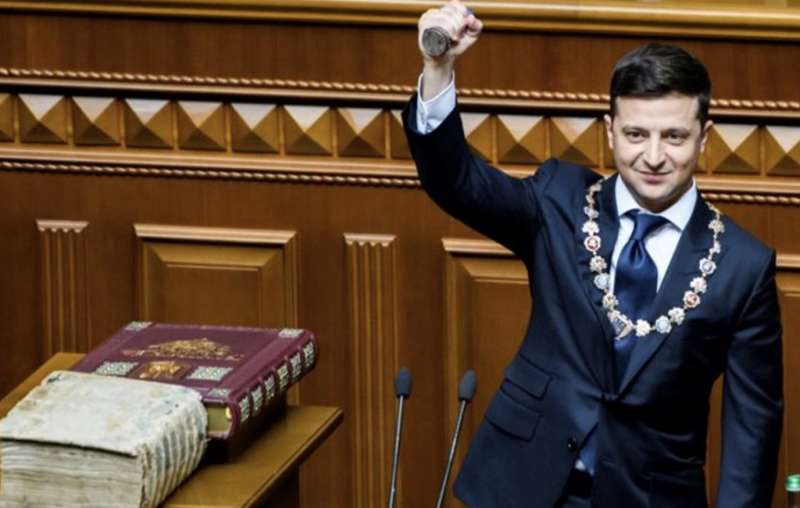 vladimir zelensky giura da presidente dell'ucraina 4