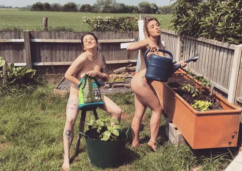 world naked gardening day   8