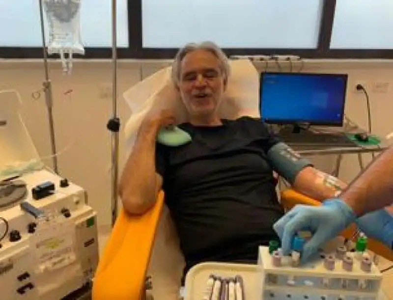 ANDREA BOCELLI DONA IL PLASMA