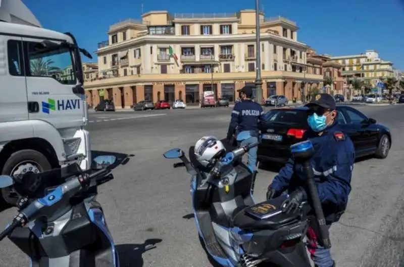 controlli polizia a ostia 4