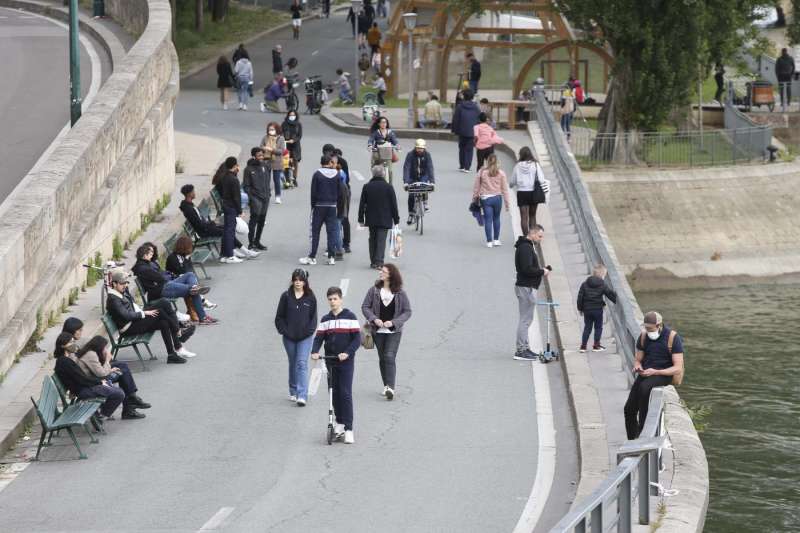 coronavirus fase due a parigi