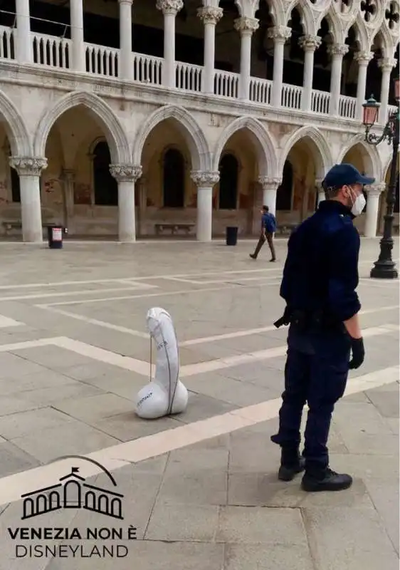 FALLO IN  MARMO A PIAZZA SAN MARCO