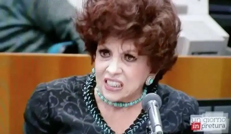 Gina Lollobrigida a Un giorno in pretura