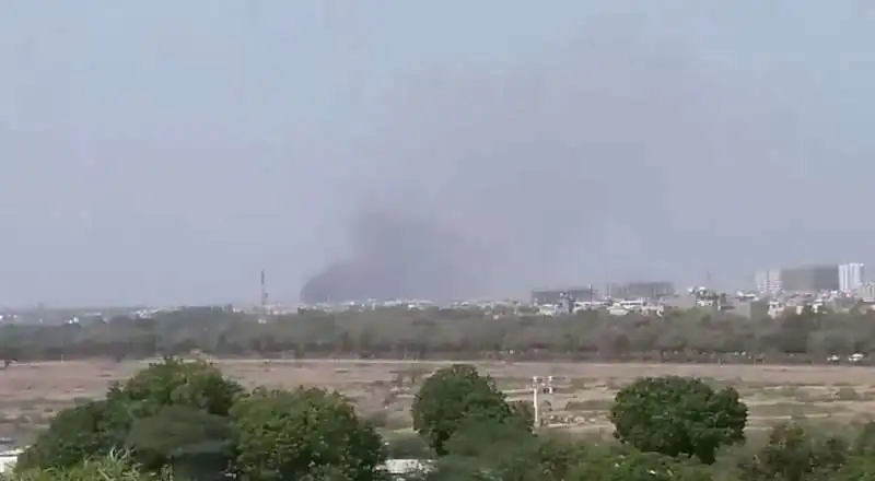 incidente aereo karachi 4