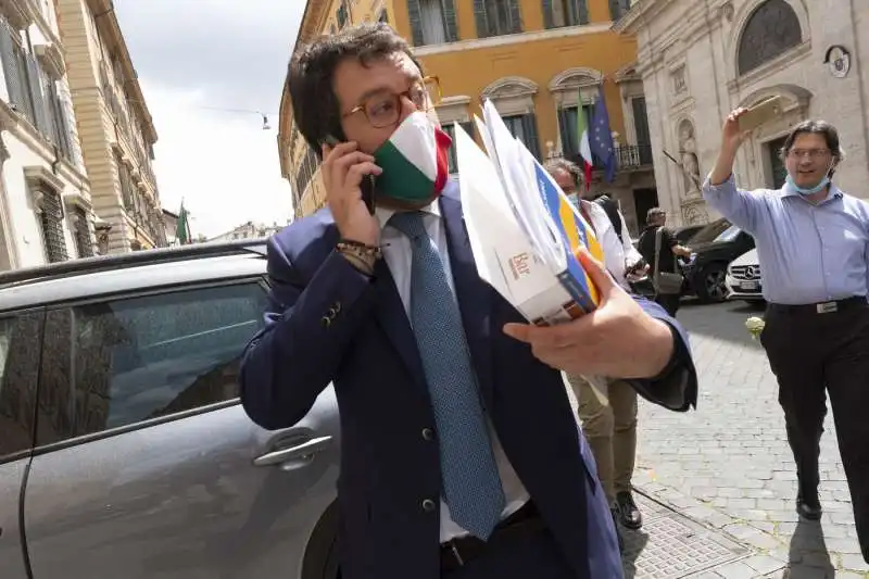 matteo salvini arriva in senato