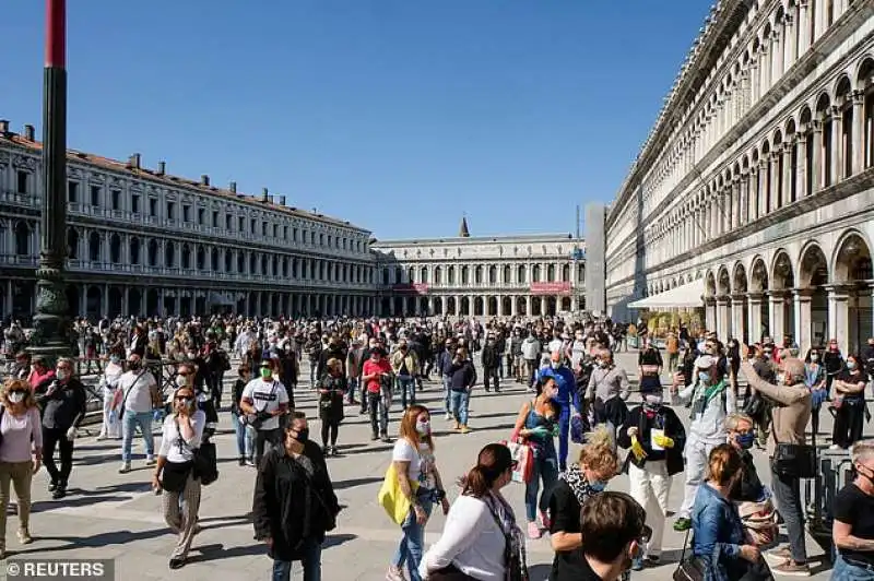 piazza san marco a venezia riapertura dopo il lockdown da coronavirus