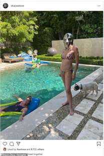 sharon stone in piscina 1