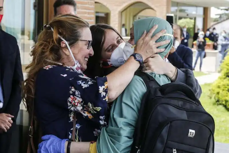 silvia romano  con la madre e la sorella