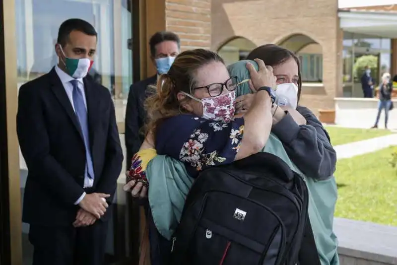 silvia romano con la madre e la sorella