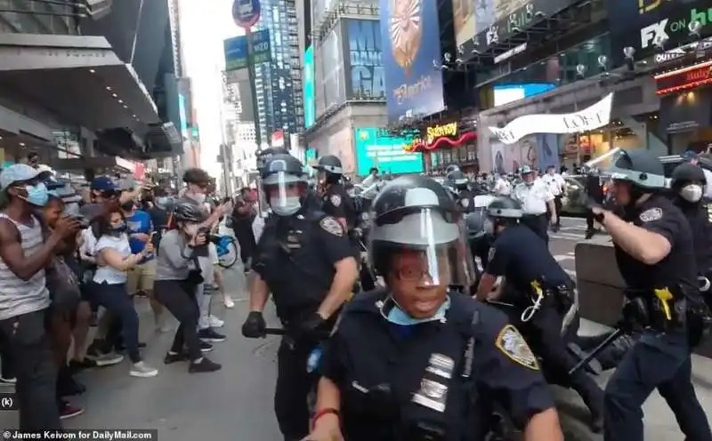 stati uniti   proteste in strada dopo la morte di george floyd  7