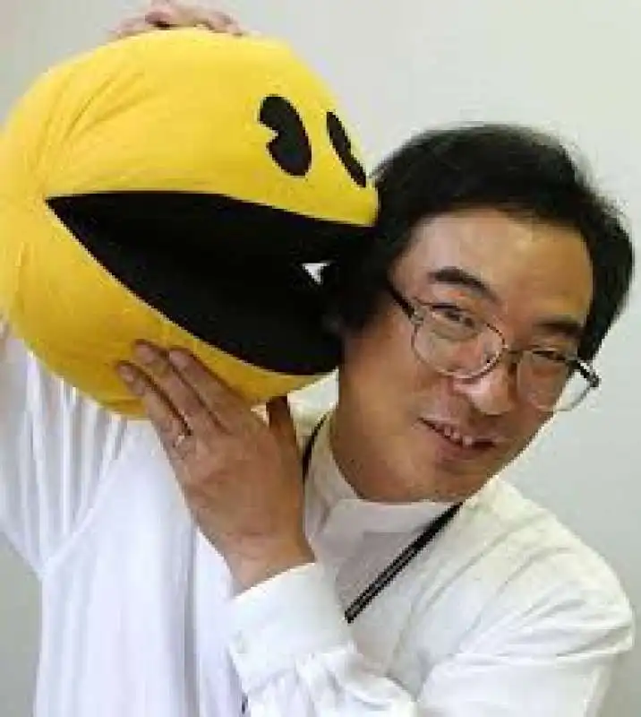 toru iwatani con pac man