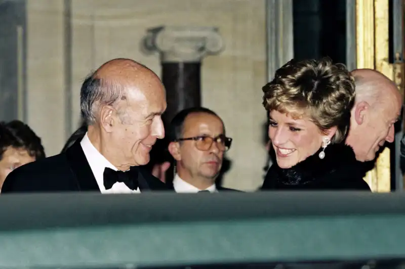 valery giscard d'estaing e la principessa diana 8