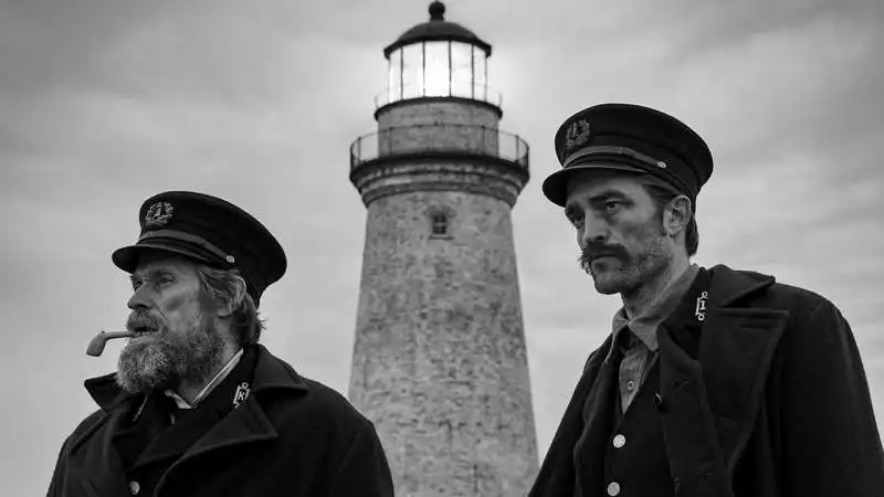 willem defoe e robert pattinson the lighthouse