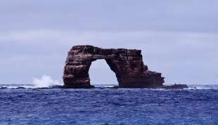 arco di darwin alle galapagos 1