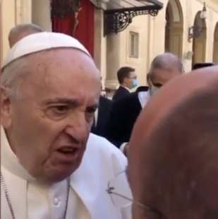 bergoglio con i fedeli brasiliani 2