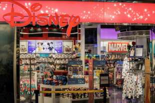 disney store 4